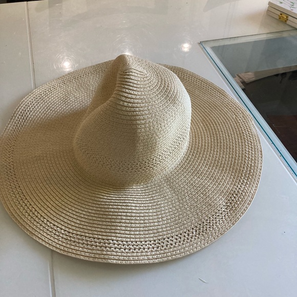 Straw hat - Picture 4 of 5